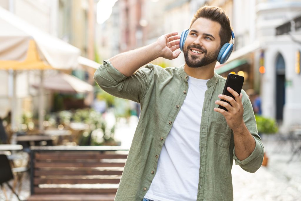 The Pros and Cons of Switching to a Fully Digital Payment Wallet